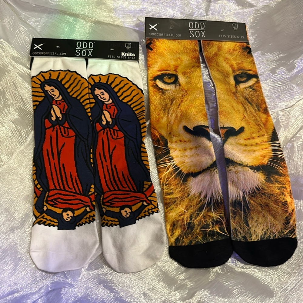 Odd socks Virgin Mary and Lion socks